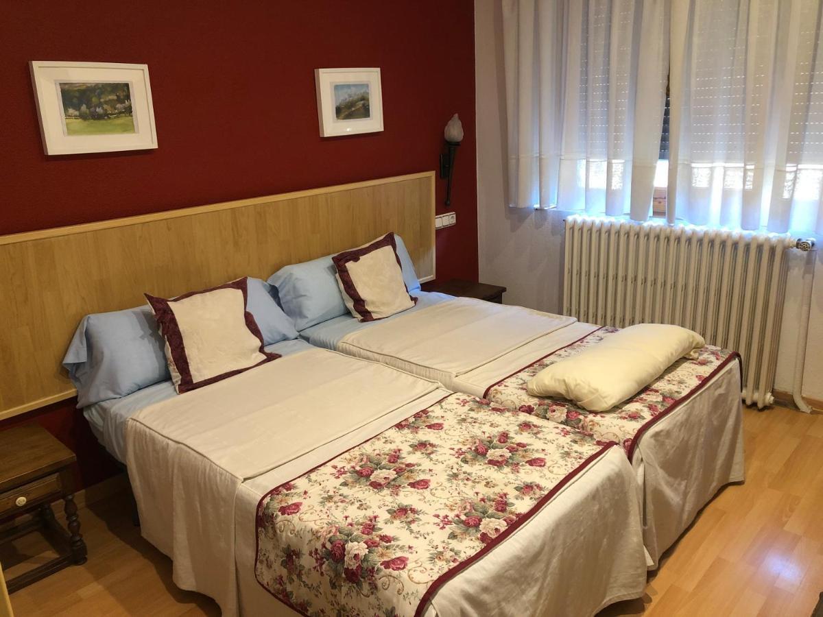 Hostal Escartin Sabiñánigo Eksteriør billede