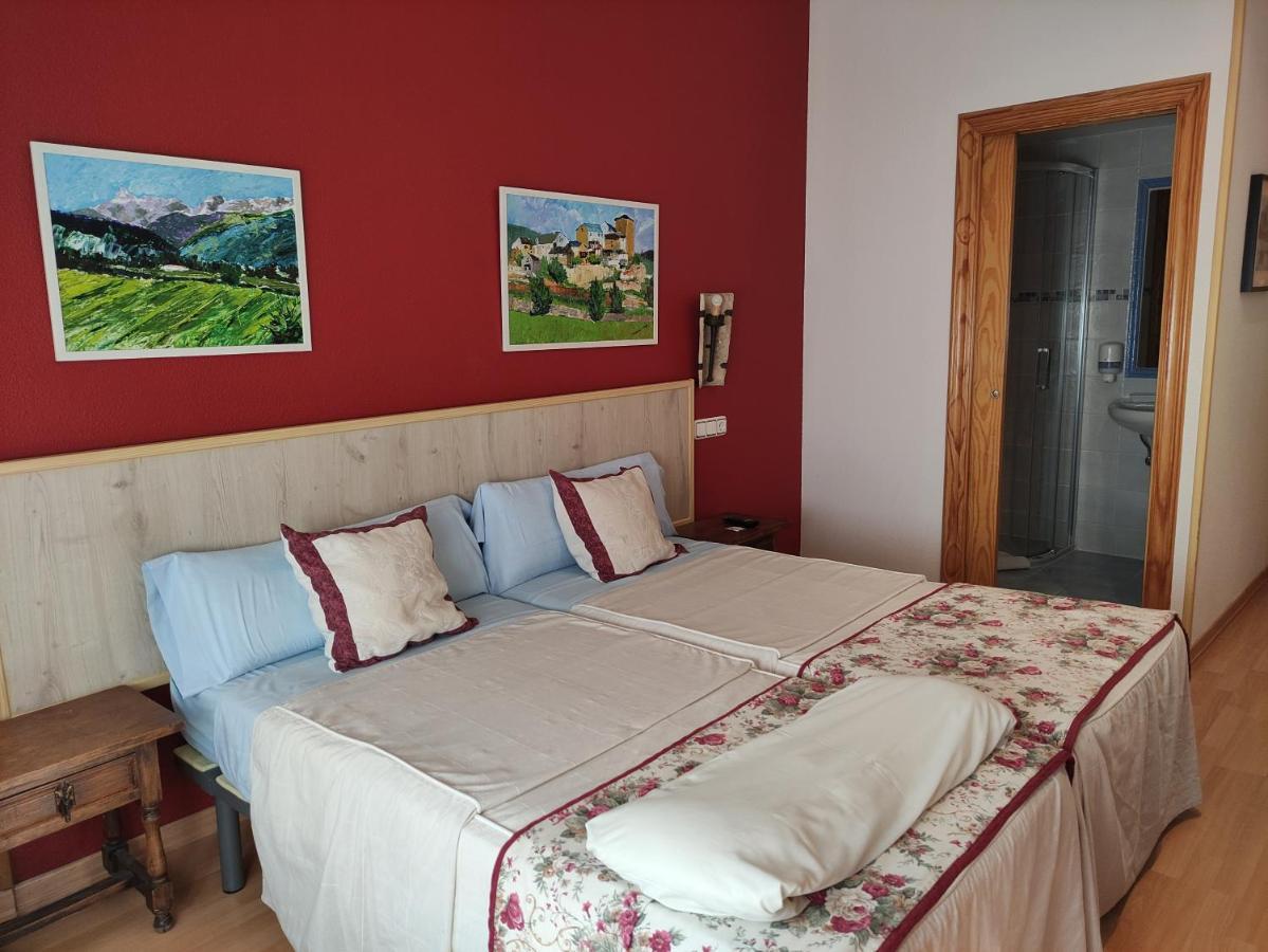 Hostal Escartin Sabiñánigo Eksteriør billede