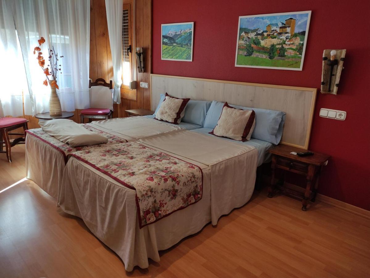Hostal Escartin Sabiñánigo Eksteriør billede